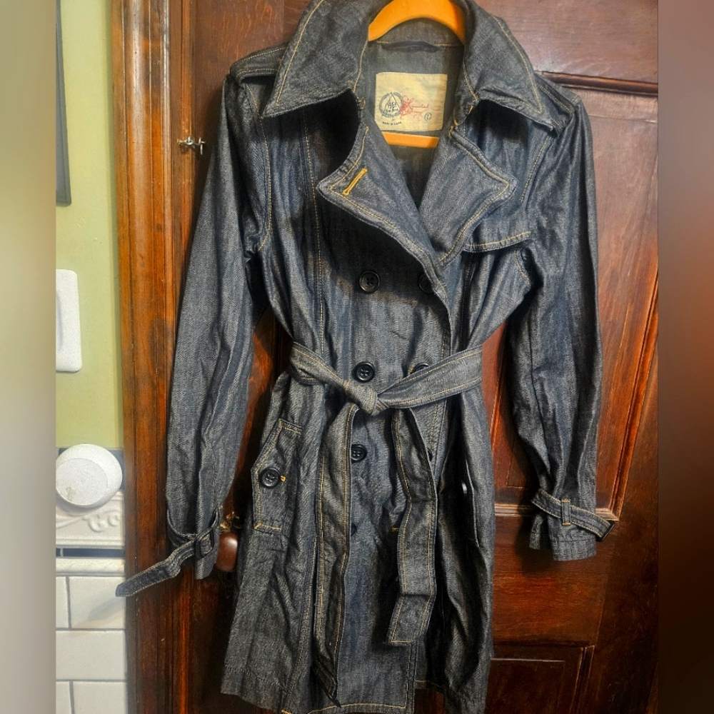 VTG.GAP DENIM TRENCH COAT!EUC!KNEE LENGTH.WIRED COLLAR THAT ALTERS SHAPE SO COOL